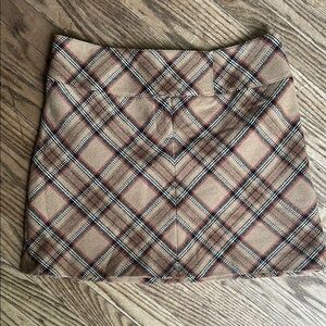 Laundry By Shelli Segal Beige Plaid Mini Skirt with Black & Red Accents